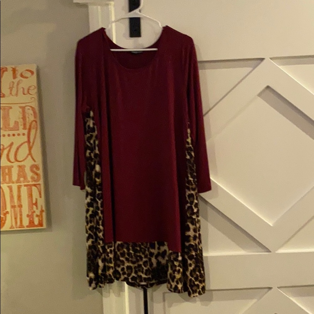 Dress with leopard outline